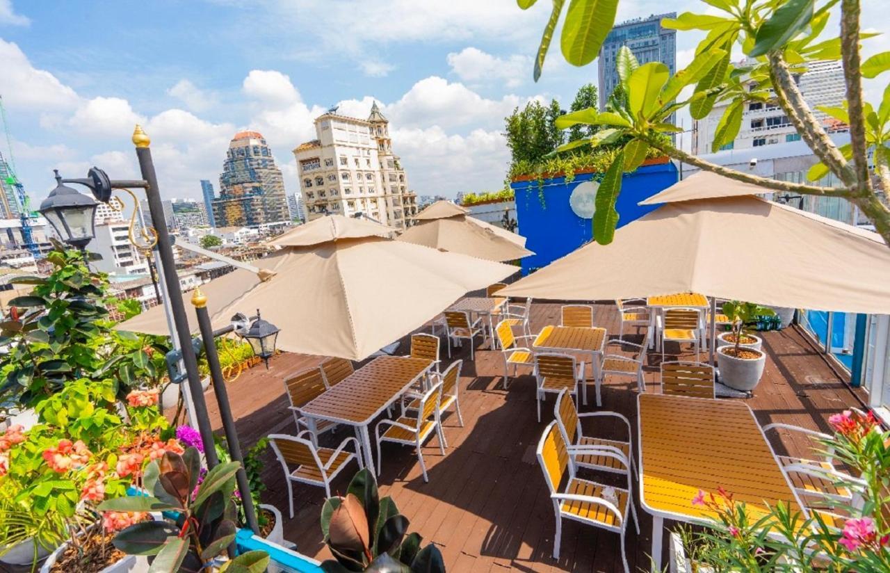 Sapphire Hotel Silom Bangkok Exterior photo The rooftop bar at the hotel