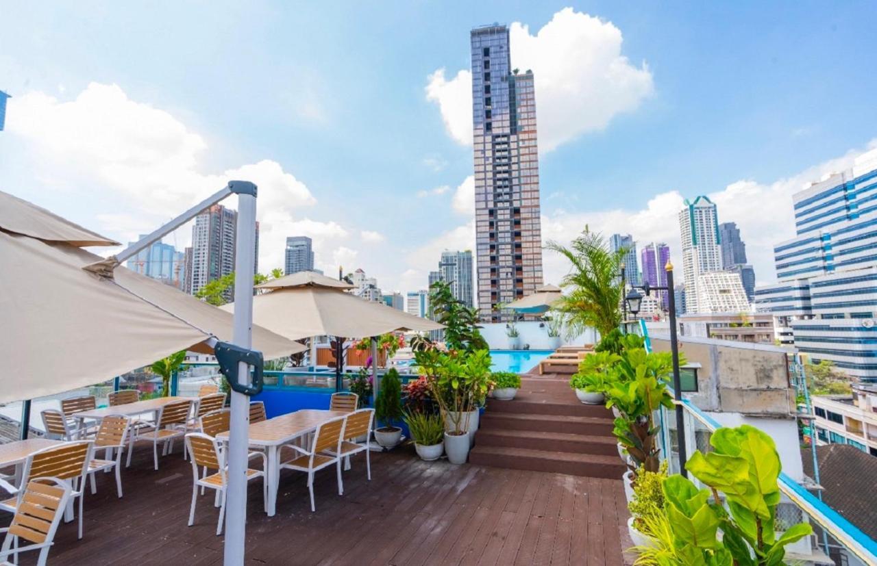 Sapphire Hotel Silom Bangkok Exterior photo Rooftop pool at the hotel