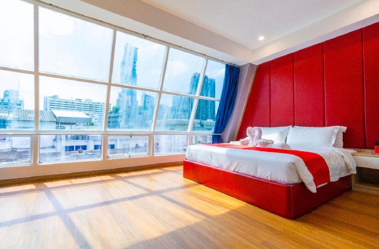 Sapphire Hotel Silom Bangkok Exterior photo A bedroom at the hotel