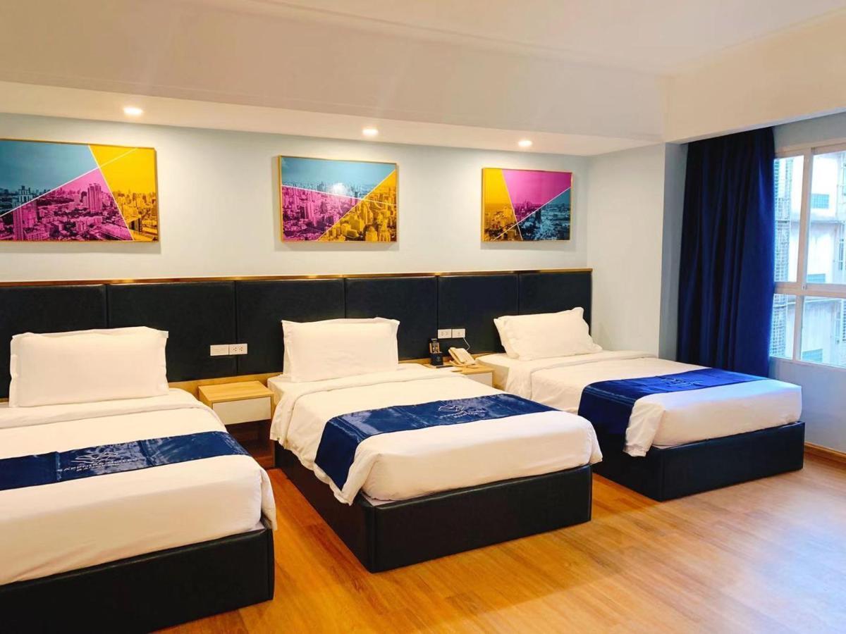 Sapphire Hotel Silom Bangkok Exterior photo Deluxe Family Room